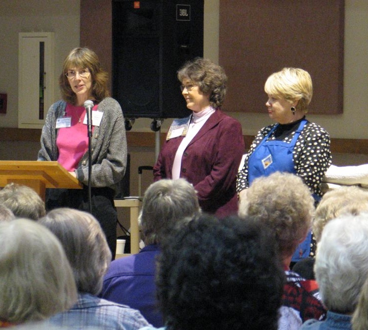 Quilter - Leslie Sparks (center).jpg